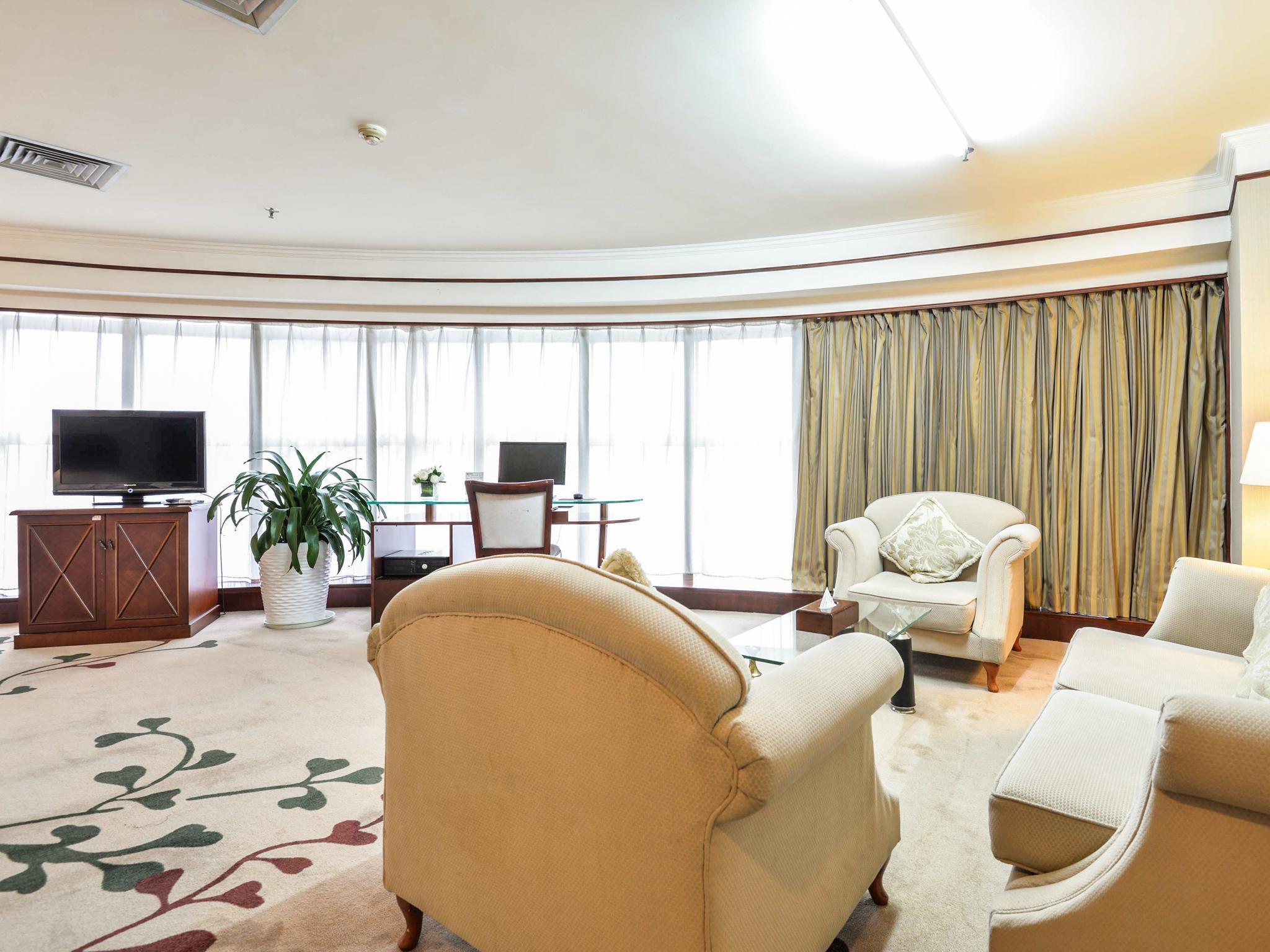Royalty Hotel Shenzhen Buitenkant foto