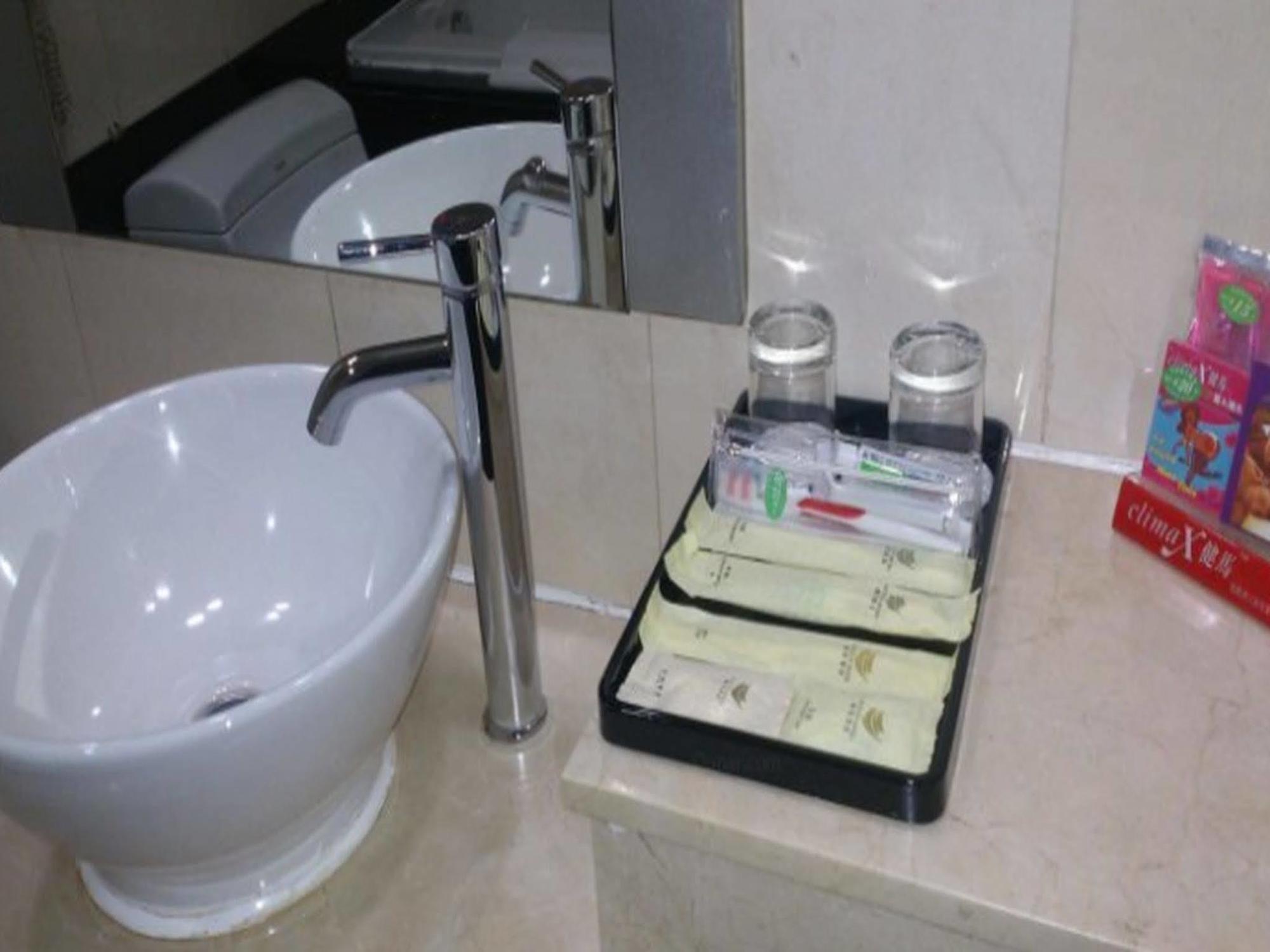 Royalty Hotel Shenzhen Buitenkant foto